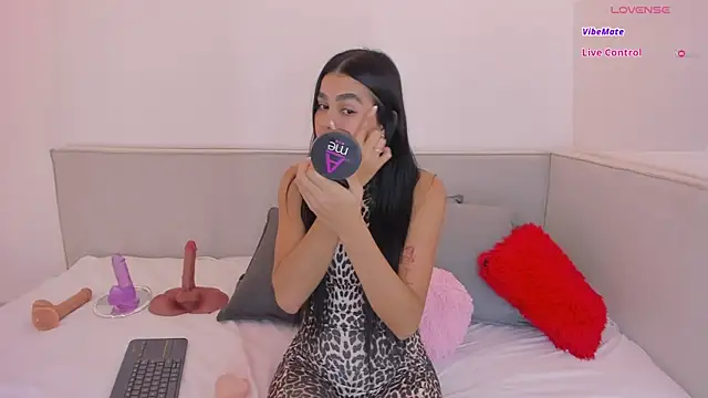 Snapshot of Samara_hale chatting on November 2025 03:19:01 AM Samara hale online show from November 2025 03:19:01 AM