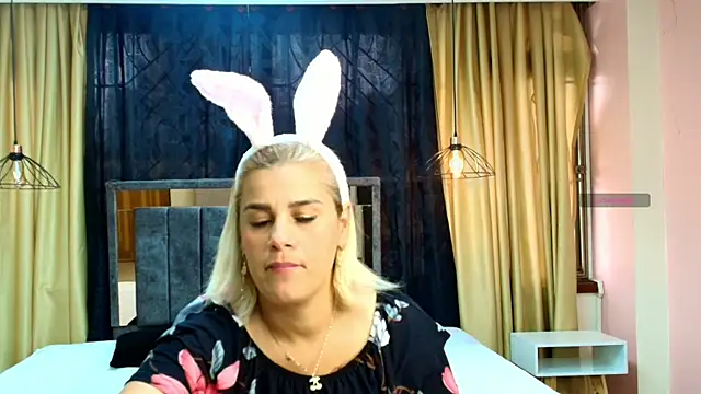 Snapshot of scarlet_milf_ chatting on October 2025 07:34:02 PM scarlet milf online show from October 2025 07:34:02 PM