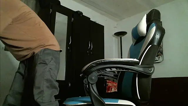 Snapshot of Dickie_Dicking chatting on October 2025 08:52:01 PM Dickie Dicking online show from October 2025 08:52:01 PM