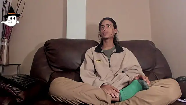 Snapshot of Dickie_Dicking chatting on October 2025 08:31:01 PM Dickie Dicking online show from October 2025 08:31:01 PM