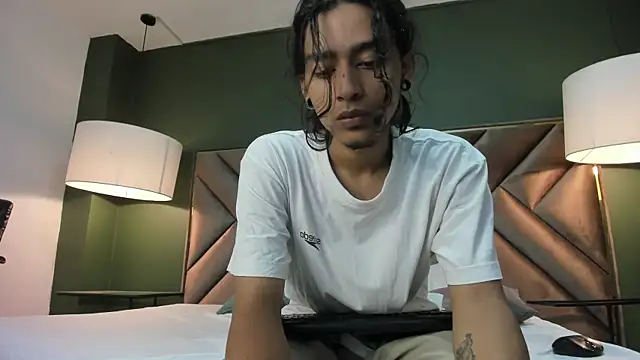 Snapshot of Dickie_Dicking chatting on November 2025 08:32:01 PM Dickie Dicking online show from November 2025 08:32:01 PM