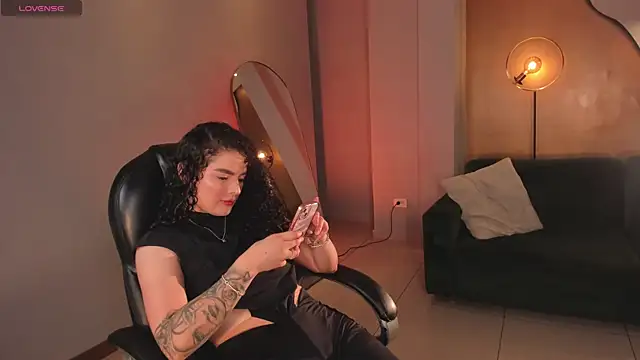 Snapshot of KylieJenkins chatting on December 2025 11:26:02 AM KylieJenkins online show from December 2025 11:26:02 AM