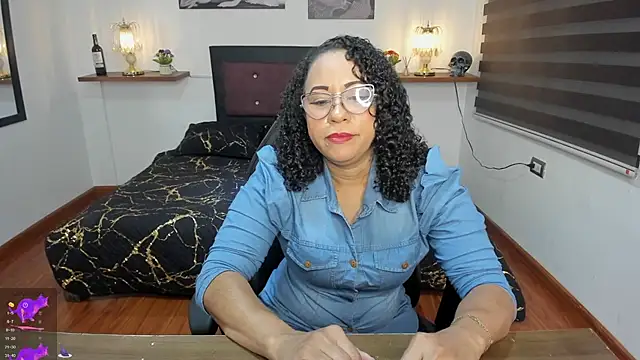 Snapshot of Veronica_jonness chatting on October 2025 02:01:01 PM Veronica jonness online show from October 2025 02:01:01 PM