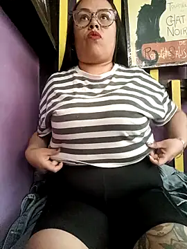 Snapshot of Italia_12 chatting on October 2025 09:39:01 PM Italia 12 online show from October 2025 09:39:01 PM