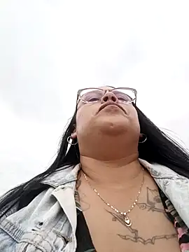 Snapshot of Italia_12 chatting on November 2025 08:19:02 PM Italia 12 online show from November 2025 08:19:02 PM