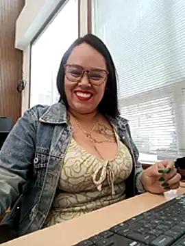 Snapshot of Italia_12 chatting on December 2025 02:01:01 PM Italia 12 online show from December 2025 02:01:01 PM