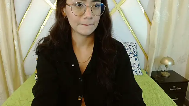 Snapshot of Ariadna_Wells chatting on November 2025 02:06:02 PM Ariadna Wells online show from November 2025 02:06:02 PM