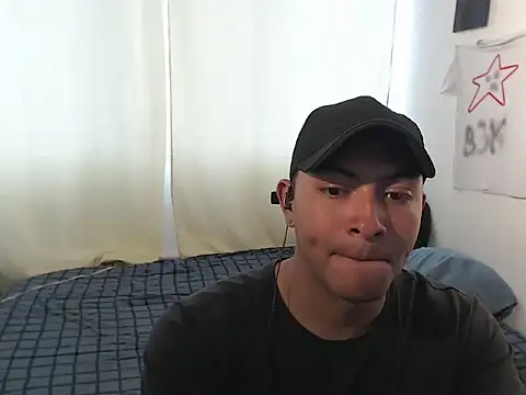 Snapshot of Ander_Wolf chatting on October 2025 06:14:02 PM Ander Wolf online show from October 2025 06:14:02 PM