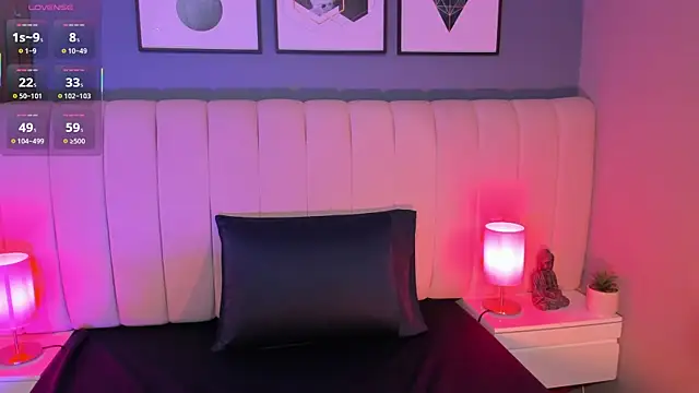 Snapshot of DaimondPink chatting on October 2025 03:40:01 AM DaimondPink online show from October 2025 03:40:01 AM