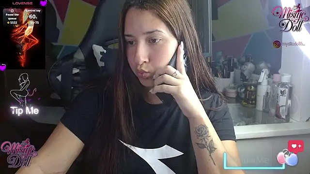 Snapshot of Mysticdoll69_ chatting on November 2025 07:46:02 PM Mysticdoll69 online show from November 2025 07:46:02 PM