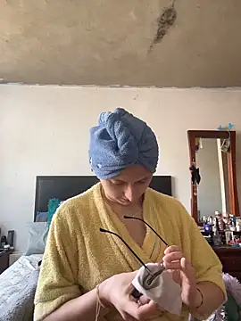 imariahot online show from November 2025 02:39:02 PM