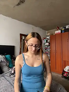 imariahot online show from November 2025 04:06:01 PM