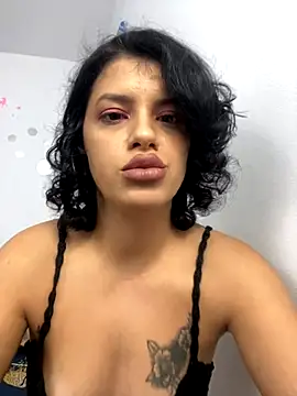 Snapshot of VanessaMille chatting on October 2025 05:20:02 PM VanessaMille online show from October 2025 05:20:02 PM