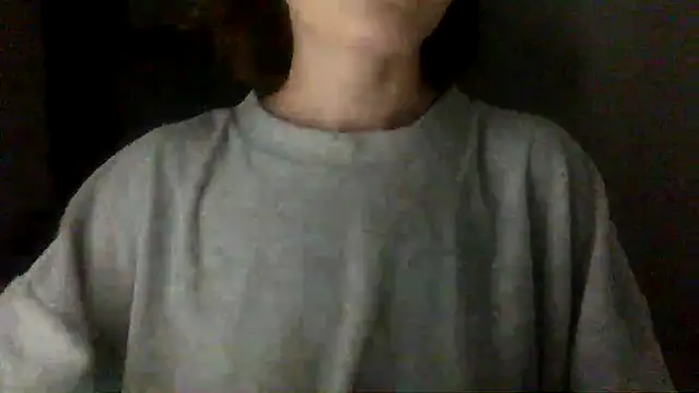 Snapshot of KyleeSilkk chatting on October 2025 06:03:01 PM KyleeSilkk online show from October 2025 06:03:01 PM