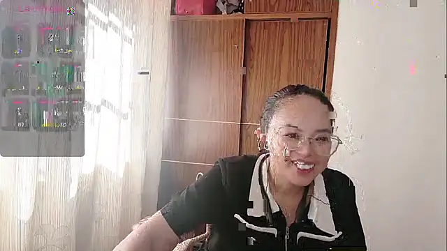Snapshot of yueliang-166 chatting on October 2025 06:32:02 AM yueliang-166 online show from October 2025 06:32:02 AM
