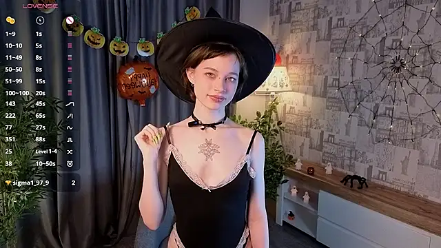 Snapshot of PaulaDauge chatting on November 2025 01:08:01 AM PaulaDauge online show from November 2025 01:08:01 AM