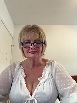 BoloshkaBlonda online show from June 2026 04:22:02 PM