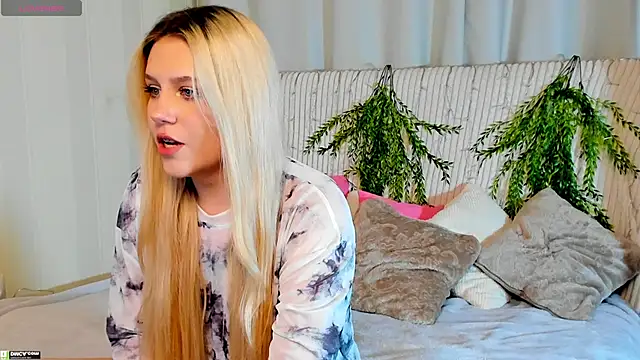 Snapshot of Malisha_kiss chatting on October 2025 09:28:01 AM Malisha kiss online show from October 2025 09:28:01 AM