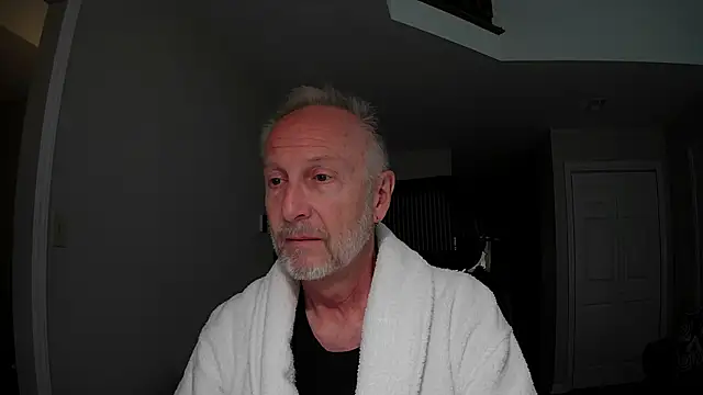 Snapshot of ApolloThrust chatting on November 2025 11:24:01 PM ApolloThrust online show from November 2025 11:24:01 PM