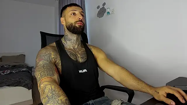 MasculineGuy99 online show from November 2025 07:06:02 AM