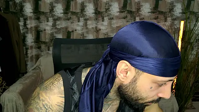 Snapshot of MasculineGuy99 chatting on February 2026 11:04:01 AM MasculineGuy99 online show from February 2026 11:04:01 AM