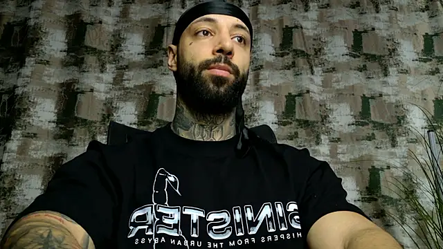 Snapshot of MasculineGuy99 chatting on February 2026 12:28:01 PM MasculineGuy99 online show from February 2026 12:28:01 PM