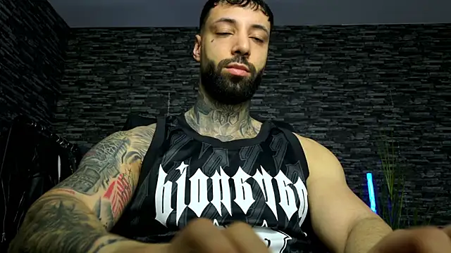 Snapshot of MasculineGuy99 chatting on March 2026 10:48:01 PM MasculineGuy99 online show from March 2026 10:48:01 PM