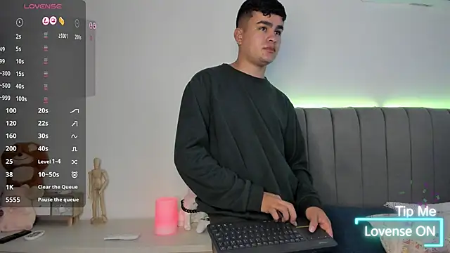 Snapshot of JARETHH chatting on October 2025 11:35:01 AM JARETHH online show from October 2025 11:35:01 AM