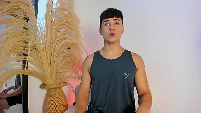 Snapshot of Thiago_Connor21 chatting on November 2025 06:18:02 PM Thiago Connor21 online show from November 2025 06:18:02 PM