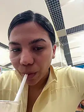 Snapshot of Pocahontas_sun chatting on November 2025 09:36:01 PM Pocahontas sun online show from November 2025 09:36:01 PM