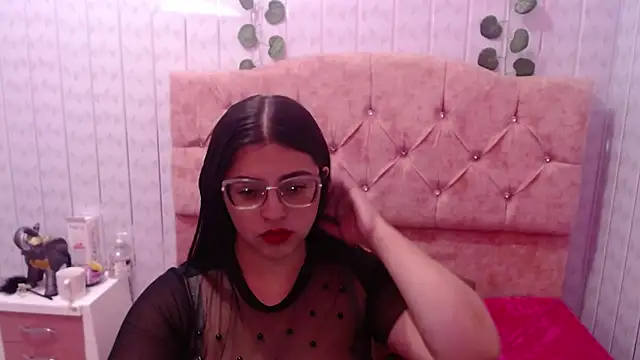 Snapshot of Melaniie_Bonnet chatting on October 2025 10:18:02 PM Melaniie Bonnet online show from October 2025 10:18:02 PM