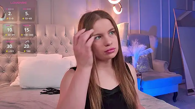 NicoleBellin online show from October 2025 03:14:01 PM