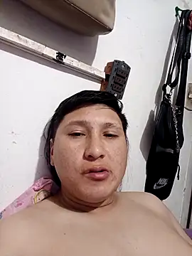 Chyynoxxx online show from October 2025 03:29:01 PM