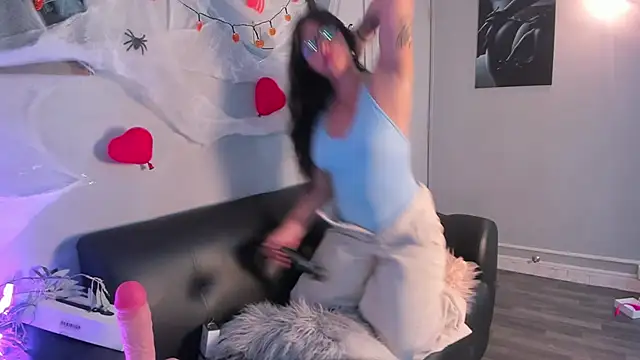 Snapshot of Hekate_20 chatting on October 2025 08:18:02 PM Hekate 20 online show from October 2025 08:18:02 PM