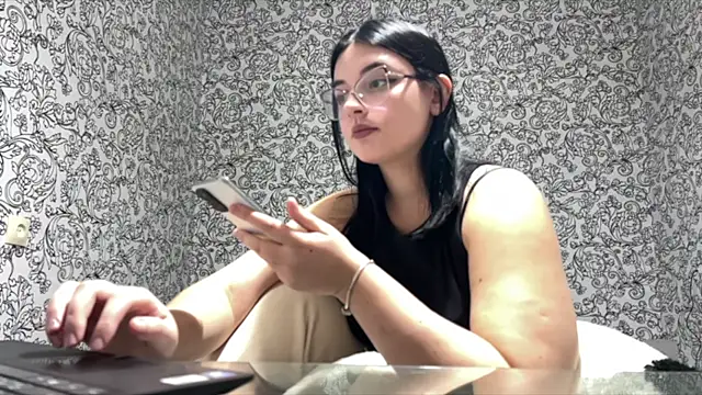 Snapshot of ElisaAniston chatting on October 2025 05:30:01 PM ElisaAniston online show from October 2025 05:30:01 PM