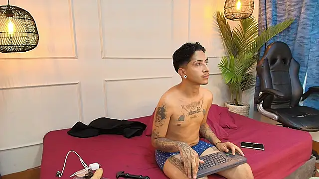 Snapshot of fkenneth_macias chatting on October 2025 03:39:02 AM fkenneth macias online show from October 2025 03:39:02 AM