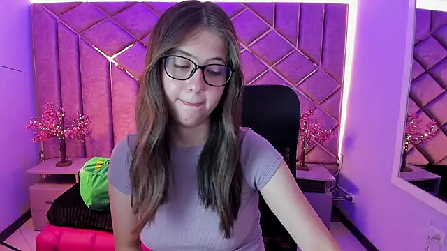 sarah sweett  online show from June 2026 02:05:01 PM