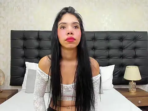 EmaGarcess online show from February 2026 07:29:01 PM