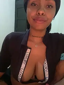 Snapshot of Itanydiorr chatting on October 2025 01:08:02 AM Itanydiorr online show from October 2025 01:08:02 AM