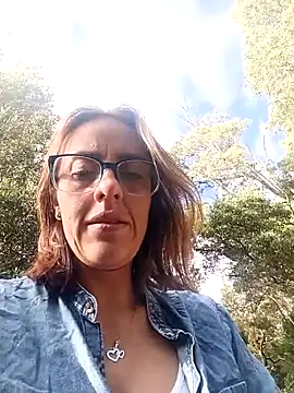 Snapshot of Jade_1-9 chatting on October 2025 01:09:02 PM Jade 1-9 online show from October 2025 01:09:02 PM