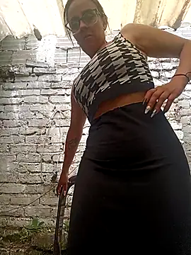 Snapshot of Jade_1-9 chatting on October 2025 05:04:01 PM Jade 1-9 online show from October 2025 05:04:01 PM