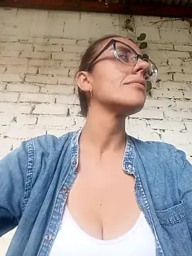 Snapshot of Jade_1-9 chatting on October 2025 03:13:01 PM Jade 1-9 online show from October 2025 03:13:01 PM