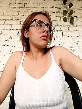 Snapshot of Jade_1-9 chatting on November 2025 08:09:01 PM Jade 1-9 online show from November 2025 08:09:01 PM