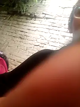 Snapshot of Jade_1-9 chatting on November 2025 06:52:01 PM Jade 1-9 online show from November 2025 06:52:01 PM