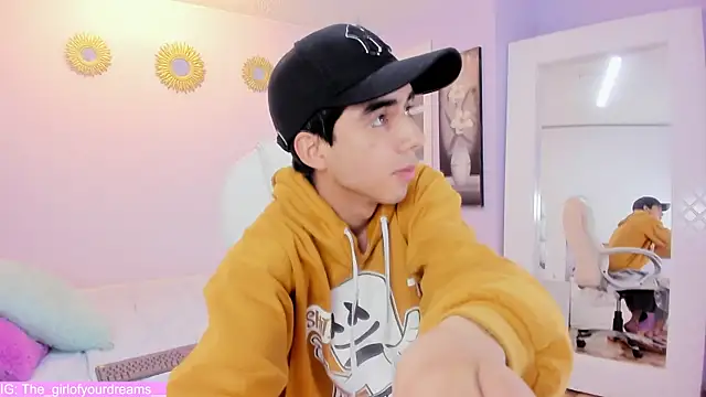 Snapshot of Hottie_Guy chatting on November 2025 05:55:02 PM Hottie Guy online show from November 2025 05:55:02 PM