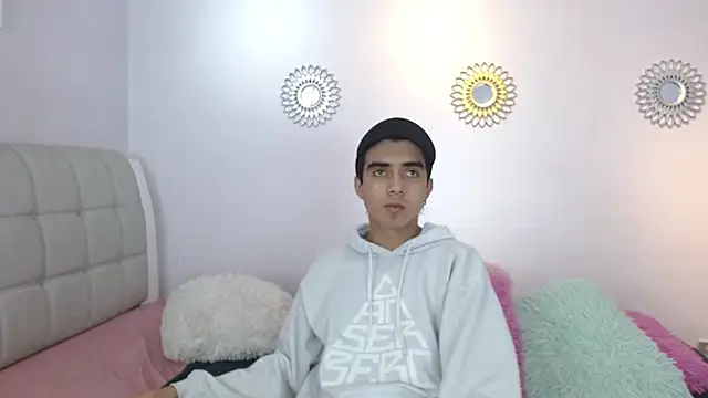 Snapshot of Hottie_Guy chatting on November 2025 05:58:02 PM Hottie Guy online show from November 2025 05:58:02 PM