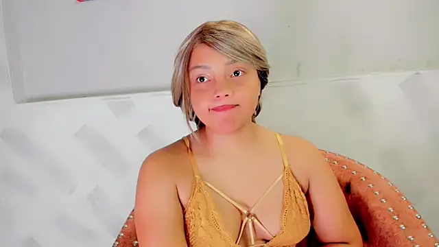 Molly Logan online show from March 2026 08:01:02 PM