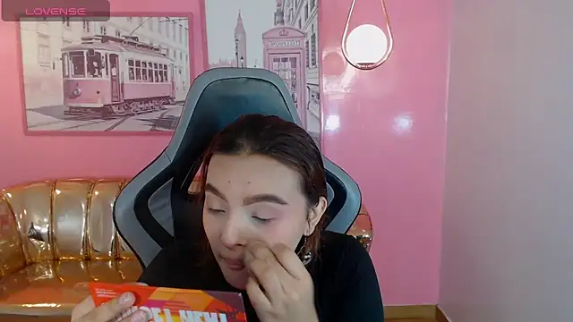 mia foster t online show from December 2025 12:57:02 PM