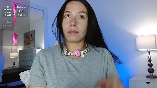 Snapshot of Mariaaam_ chatting on October 2025 11:32:02 AM Mariaaam online show from October 2025 11:32:02 AM