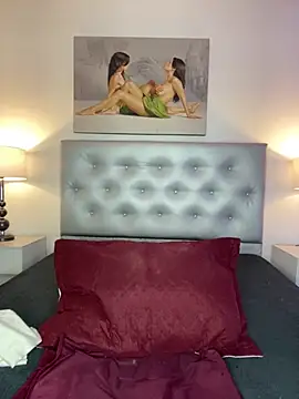 Snapshot of Mariaaam_ chatting on October 2025 12:39:02 PM Mariaaam online show from October 2025 12:39:02 PM